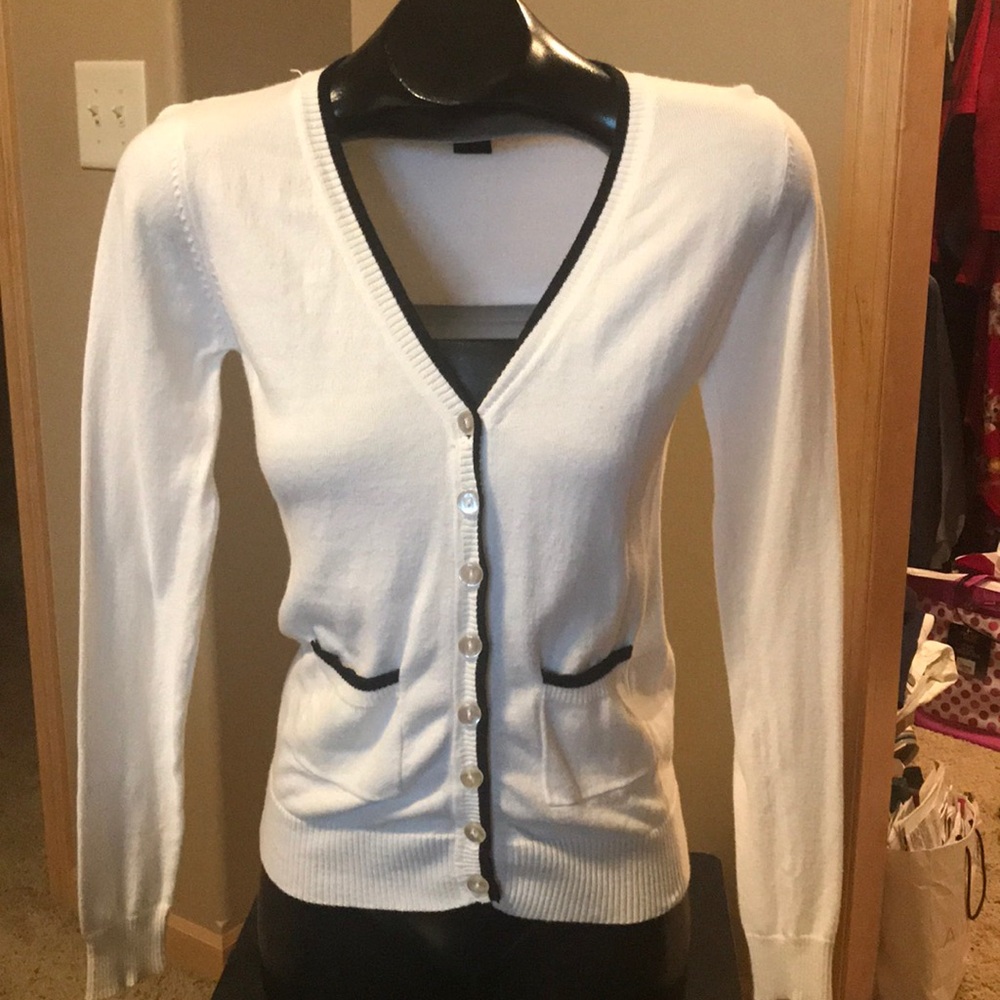 M button sweater